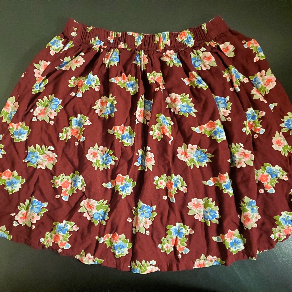 Hollister maroon floral print Skirt - Picture 3 of 3